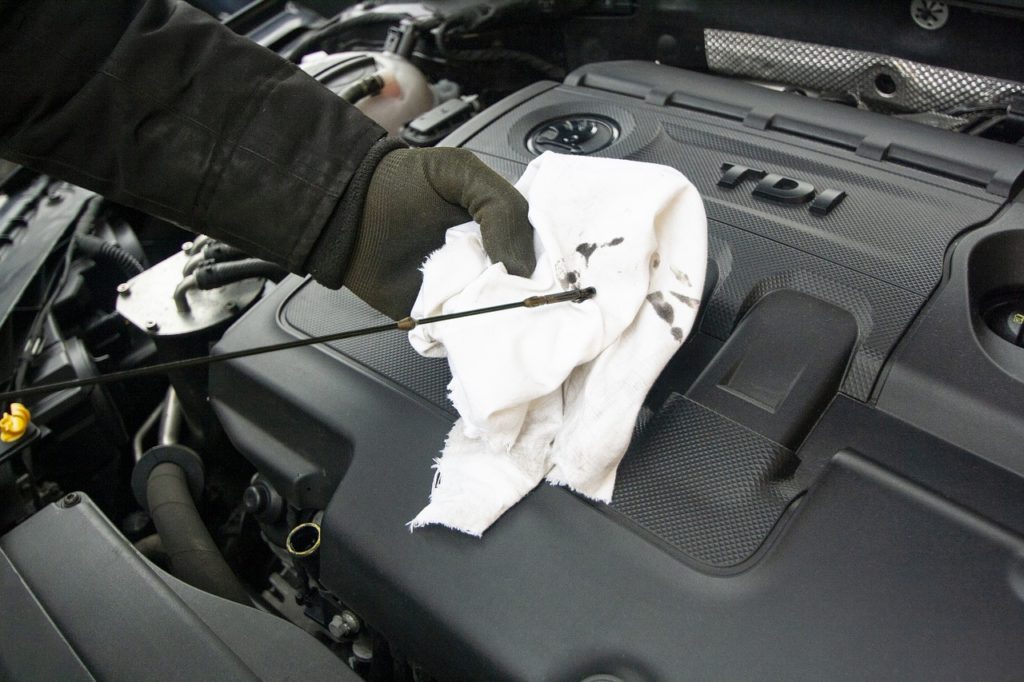 3 Signs You Should Change Your Oil