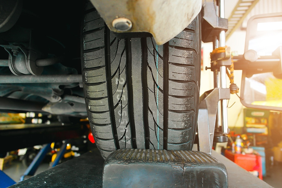 5 Warning Signs Your Tires May Need to Be Replaced